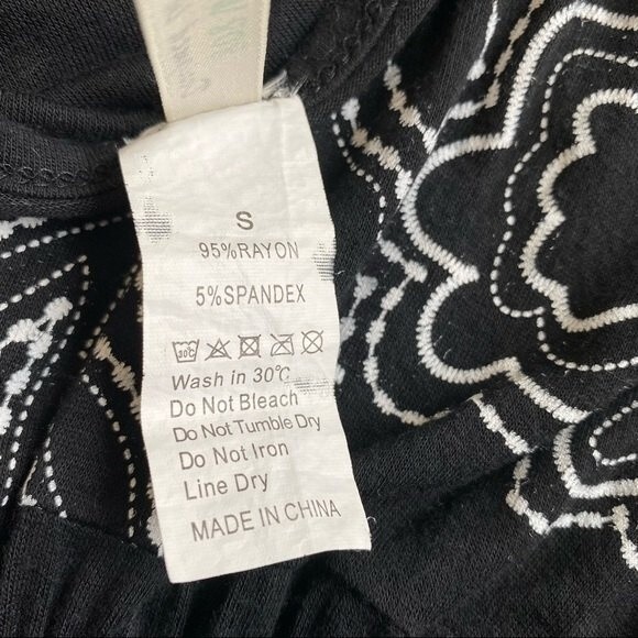 Black Floral Hawaiian Maxi Dress Womens Small White Flowers Cover-up - Picture 5 of 11